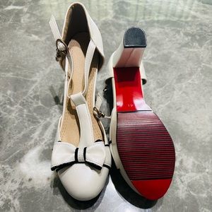 90’s Adorable White Bow Endowed Ruby Bottom SZ 41 US Vtg Chunky Platform Heels